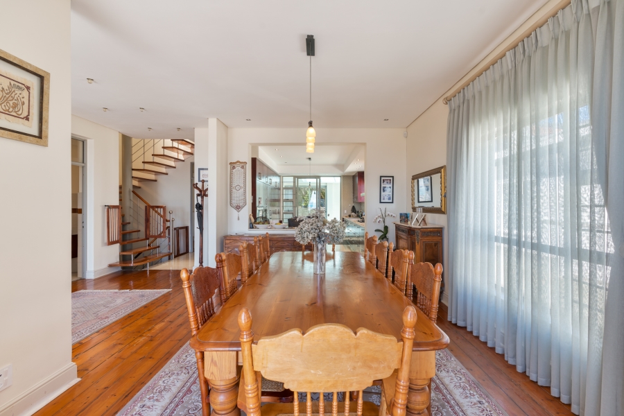 6 Bedroom Property for Sale in Walmer Estate Western Cape